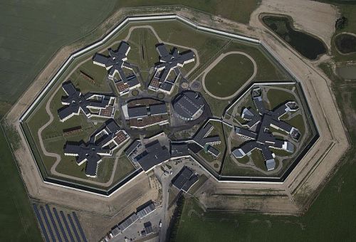 ar09910_0-1-c753687e